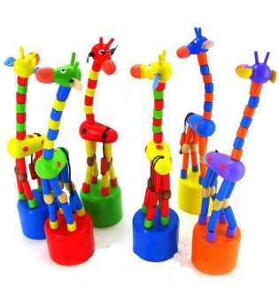 Дитячі іграшки танцюючі дерев'яні жирафи